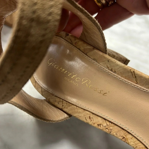 Gianvito Rossi Rikki Sandal in Tan Suede Size 38 - Picture 7 of 10